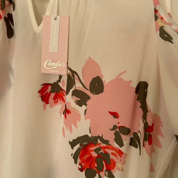 NWT off the shoulder floral blouse - Picture 3 of 3